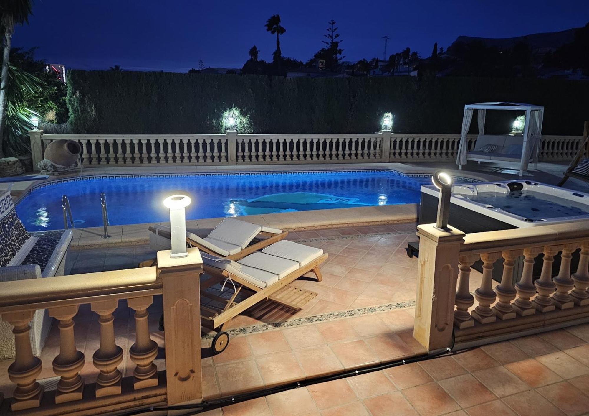 Luxury Villa - Pool, Hot Tub, Aircon, Tvs, Home Cinema, Office, Gbit Internet, Sports Equipment Calp Exterior foto